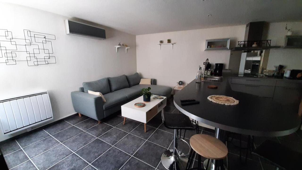 Agreable Maison De Village, Au Calme D'Une Impasse オービエール エクステリア 写真
